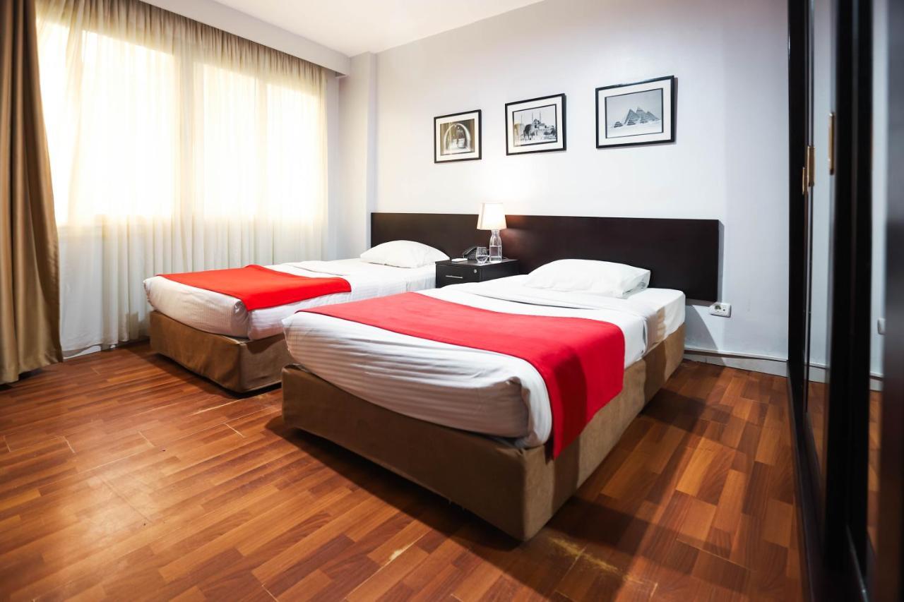 Aparthotel Newcity &
